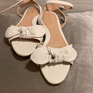 Taryn rose white leather w/bow Knot & gold logo